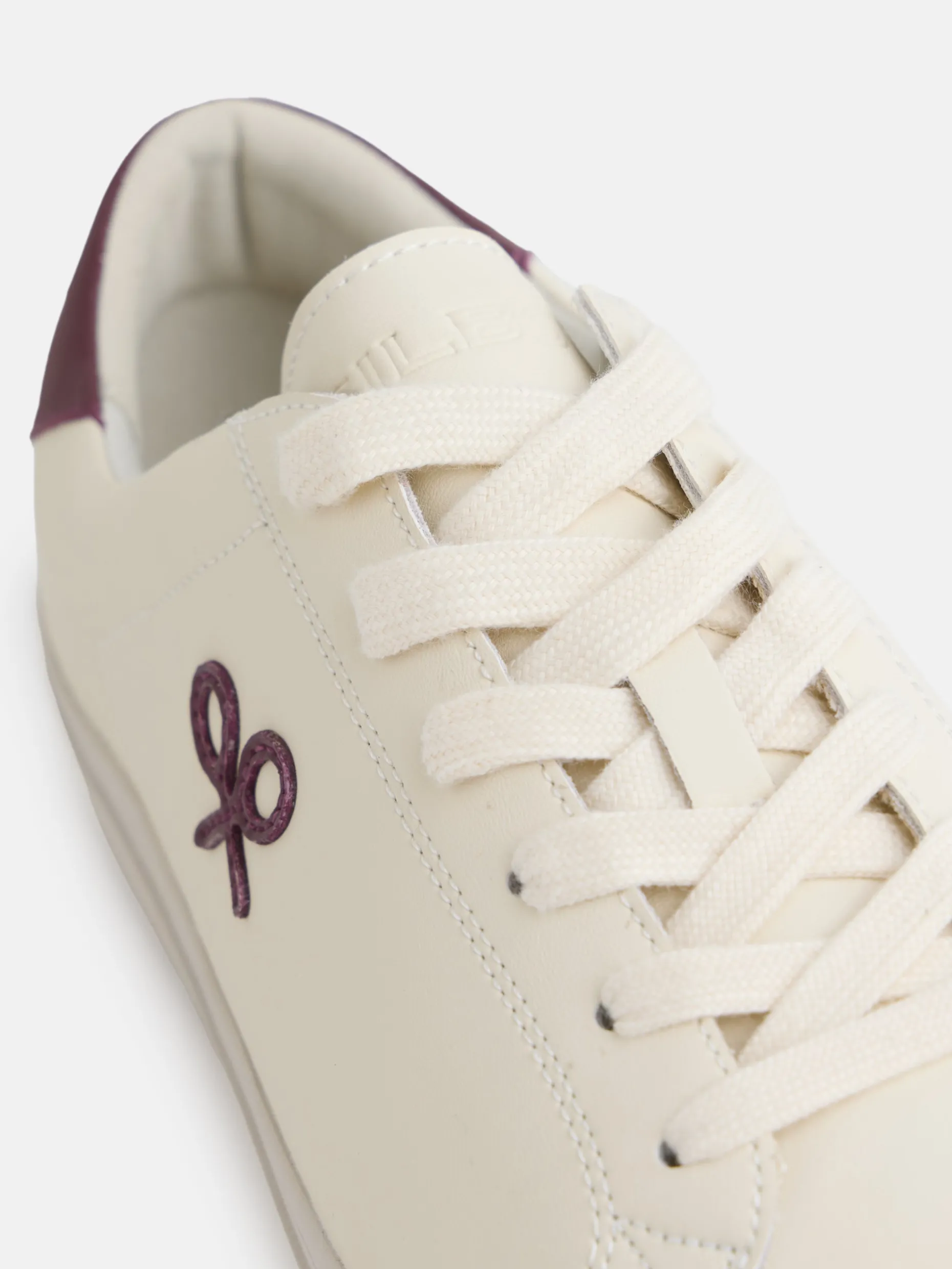Zapatilla silbon clasica blanca burdeos