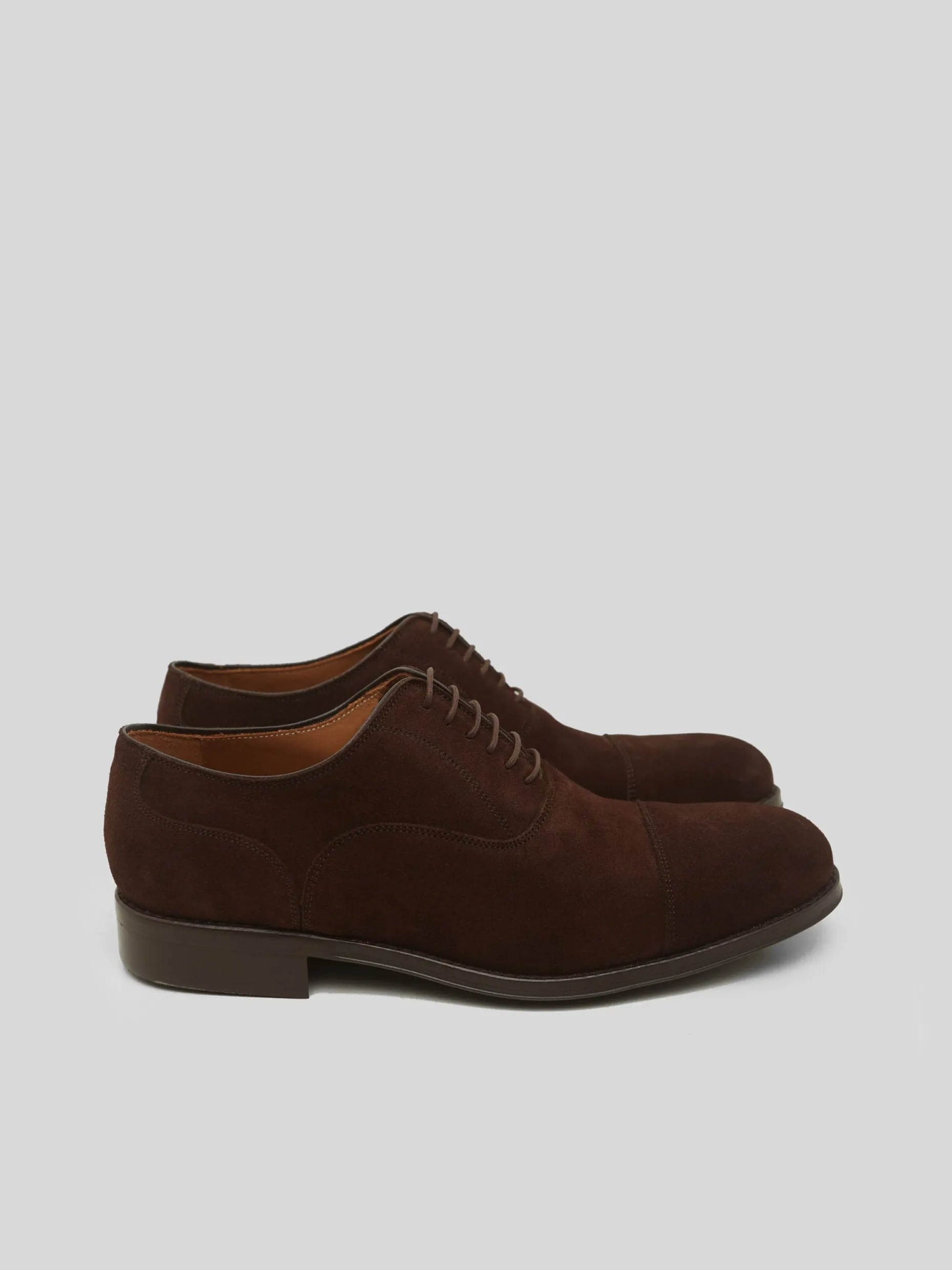 Zapato clasico ante cordones marron