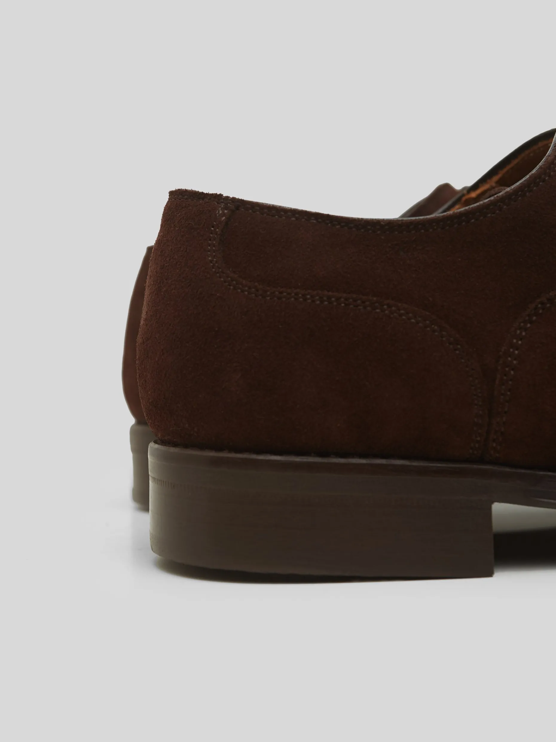 Zapato clasico ante cordones marron