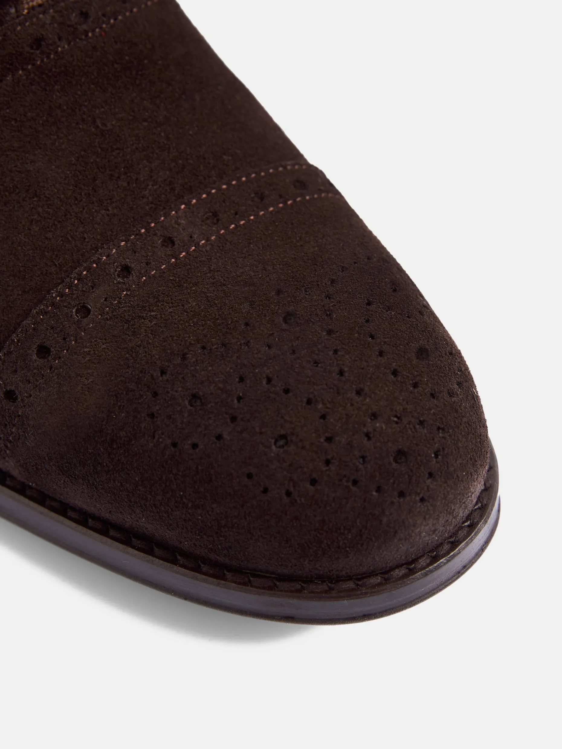 Zapato clasico ante perforado marron
