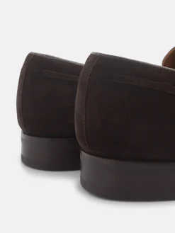 Zapato clasico borlas ante marron oscuro