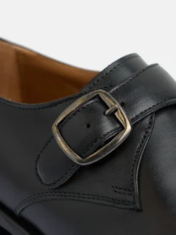 Zapato hebilla piel negro
